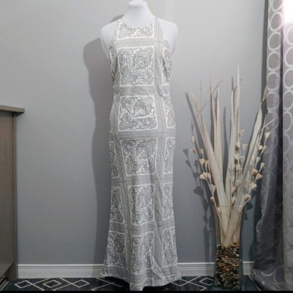 NWT EN SAISON Satin paisley print maxi dress - Picture 5 of 16